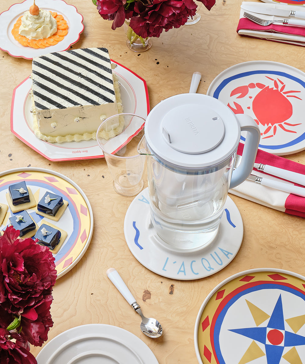 Glass 2.5L Water Filter Jug with BONUS In The Roundhouse limited edition coaster